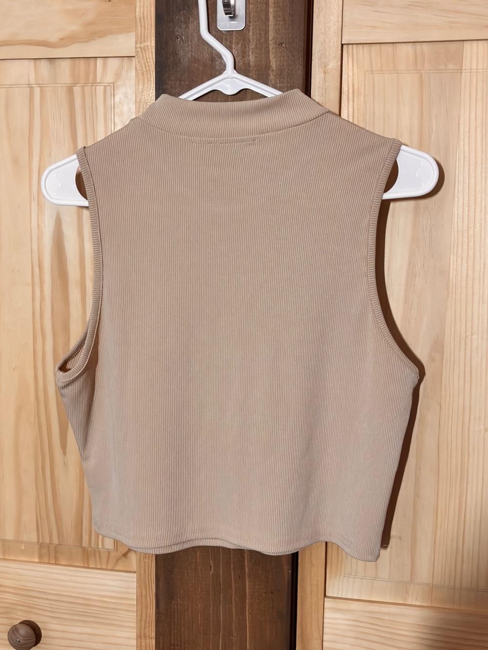 Cropped Ribbed Tank Top - Taupe - Picture 5 of 10